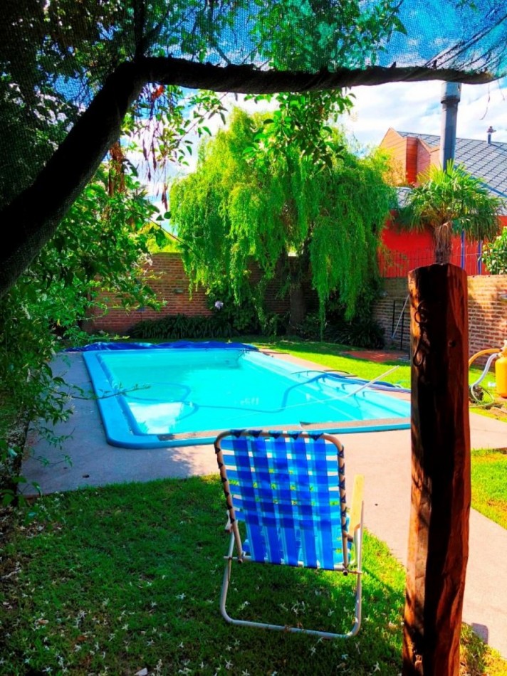 CHALET CON PILETA Y QUINCHO  PARQUE LURO 