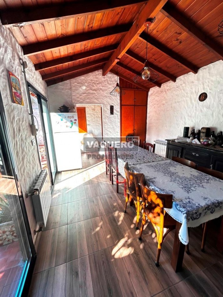 EXCELENTE CHALET ZONA GUEMES