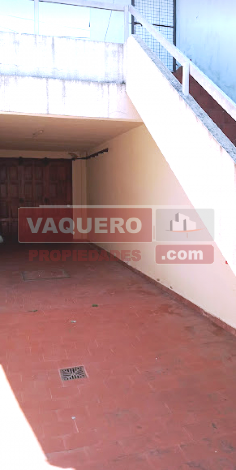 CHALET EN PARQUE LURO