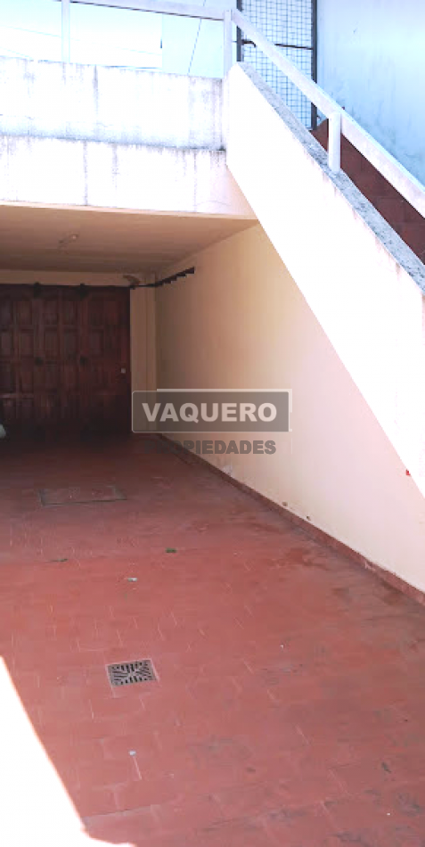 CHALET EN PARQUE LURO