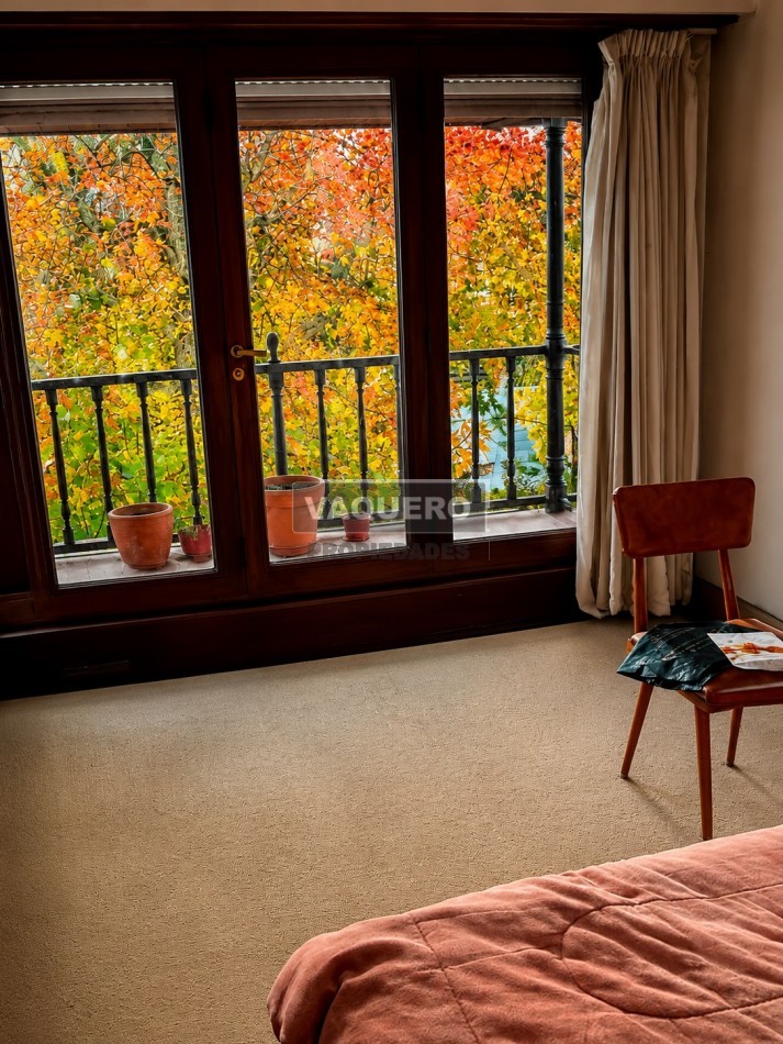 CHALET DE 4 AMBIENTES CON PARQUE