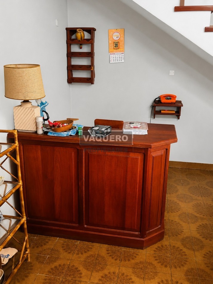CHALET DE 4 AMBIENTES CON PARQUE