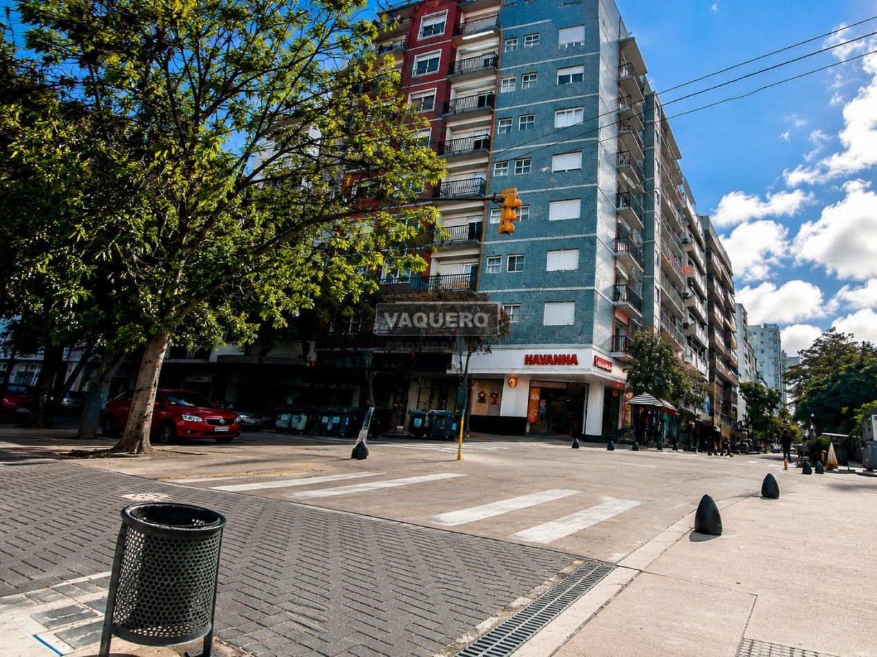  PISO FRENTE A PLAZA Y CATEDRAL