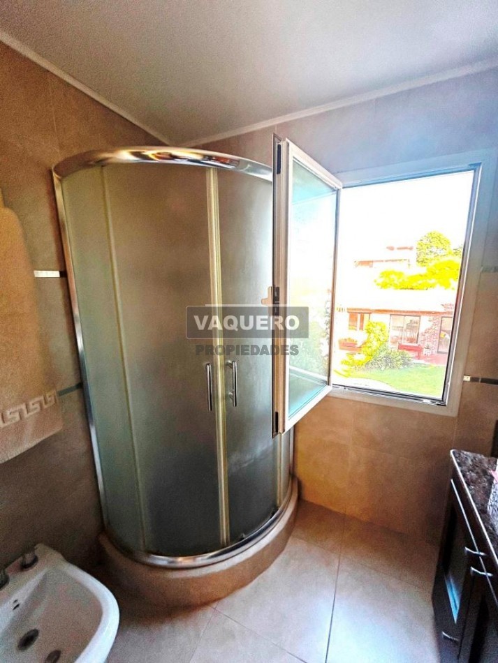 EXCELENTE CHALET ZONA GUEMES