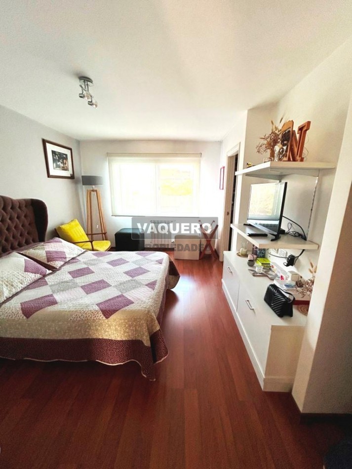 EXCELENTE CHALET ZONA GUEMES