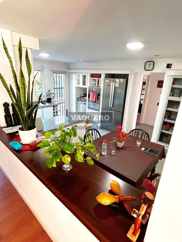 EXCELENTE CHALET ZONA GUEMES