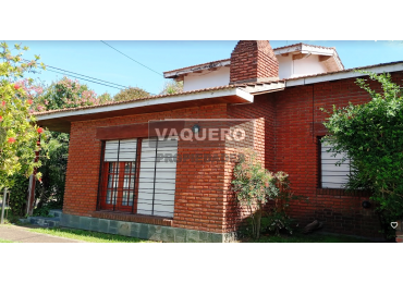 CHALET EN PARQUE LURO